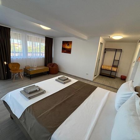 Born By The Sea Hotel Вама Веке Екстериор снимка